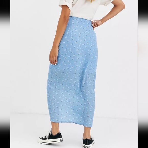 *NEW WITH TAGS* Blue Floral Print Midi Skirt - US 12 - by Daisy Street - Picture 2 of 2